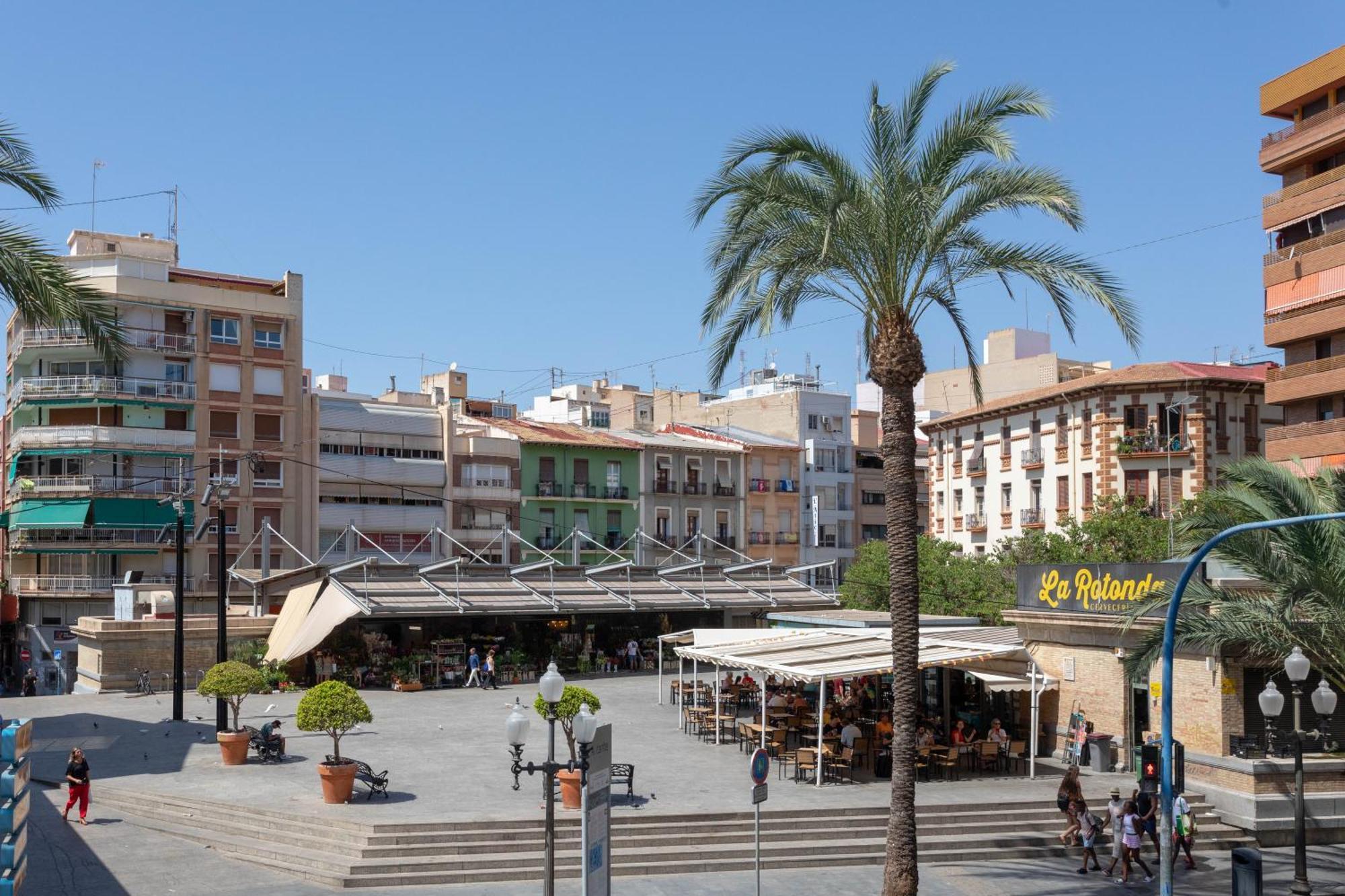 Reina Victoria El Mercado Alicante Exterior foto